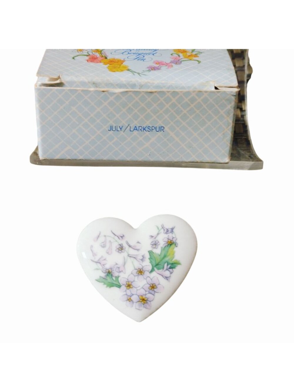 Avon Birthday Bouquet Pin Brooch 1987 July Larkspur Heart Shaped Collectible - Picture 8 of 8